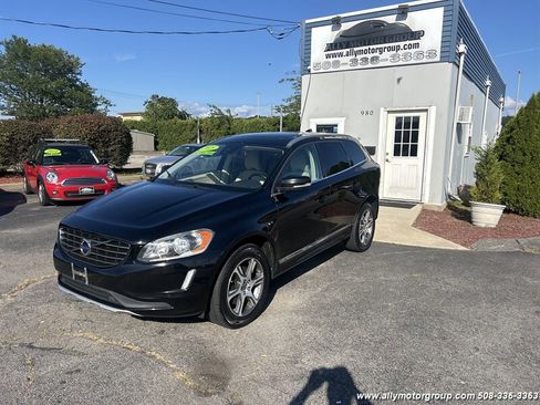 Used 2015 Volvo XC60 T6 image 2
