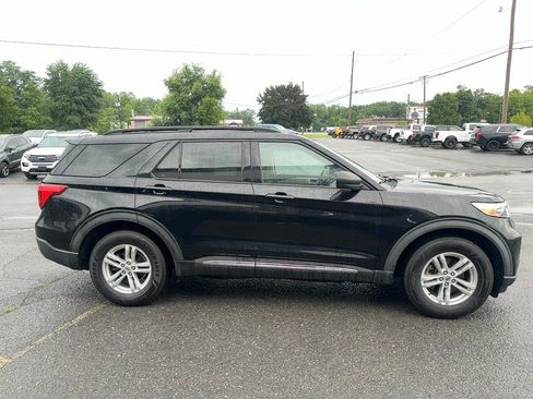 Used 2020 Ford Explorer XLT w/ Equipment Group 202A AWD/4WD image 8