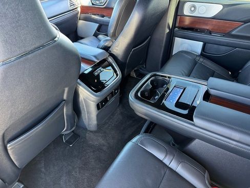 Used 2022 Lincoln Navigator Reserve image 18