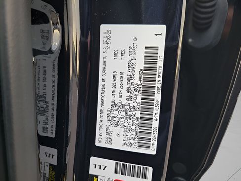 Used 2025 Toyota Tacoma Limited image 32