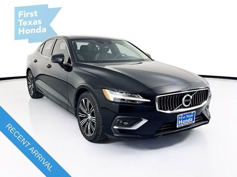 Used 2019 Volvo S60 T5 Inscription image 1