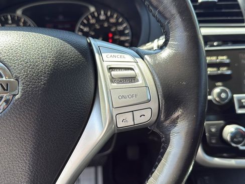 Used 2018 Nissan Altima 2.5 SL FWD image 17