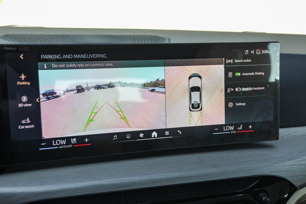Used 2025 BMW i4 eDrive40 w/ Parking Assistance Package RWD image 23