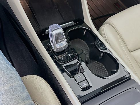 Used 2020 Volvo XC40 T5 Inscription w/ Protection Package image 25