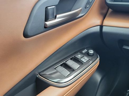 Certified 2025 Toyota Crown Signia AWD/4WD image 19