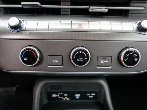 New 2026 Hyundai Kona SE FWD image 16