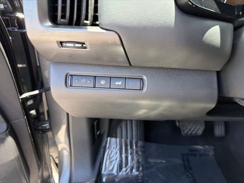 Certified 2024 Nissan Pathfinder SL FWD image 16