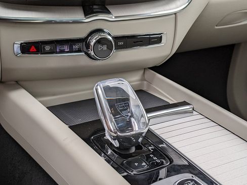 New 2026 Volvo XC60 B5 Ultra w/ Protection Package Premier image 19