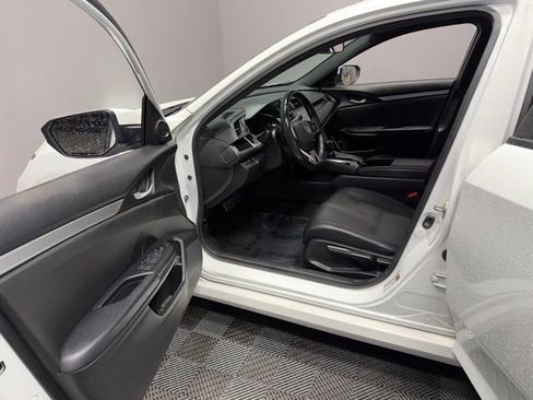 Used 2019 Honda Civic Sport image 12