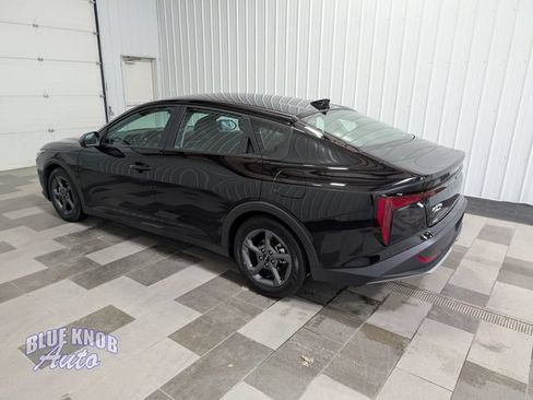Used 2025 Kia K4 FWD image 2