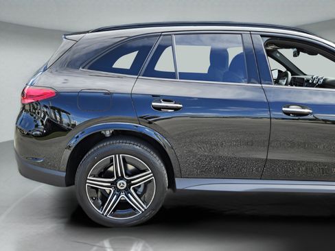 New 2026 Mercedes-Benz GLC 300 image 38