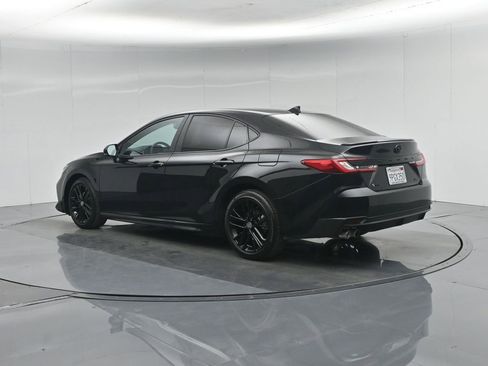 Used 2025 Toyota Camry SE w/ Convenience Package FWD image 7