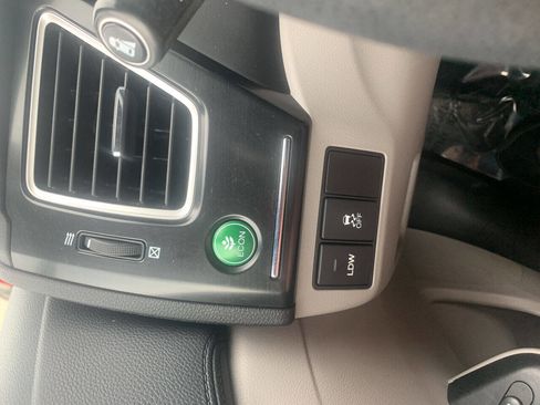 Used 2015 Honda Civic Hybrid Sedan image 21