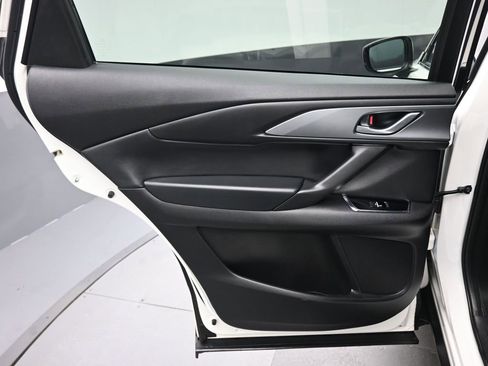 Used 2023 MAZDA CX-9 Touring image 28