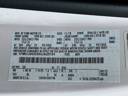 Used 2019 Ford Escape SE image 12