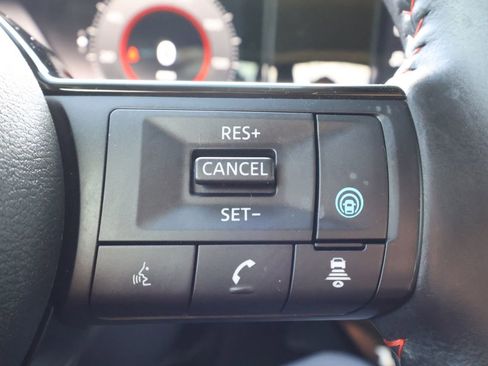 Used 2025 Nissan Kicks SR AWD/4WD image 17
