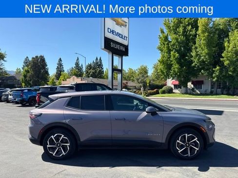 Used 2025 Chevrolet Equinox EV LT FWD image 1
