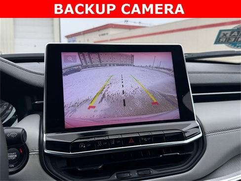 Used 2024 Jeep Compass Limited image 4