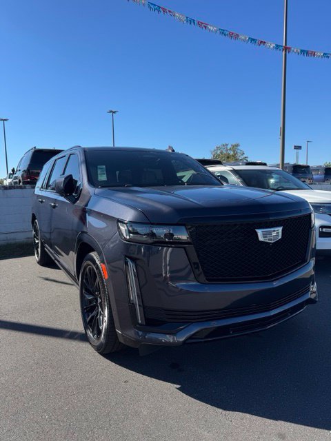 Used 2023 Cadillac Escalade ESV Sport w/ LPO, ONYX Package AWD/4WD image 1