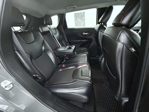 Used 2019 Jeep Cherokee Trailhawk w/ Comfort/Convenience Group image 18