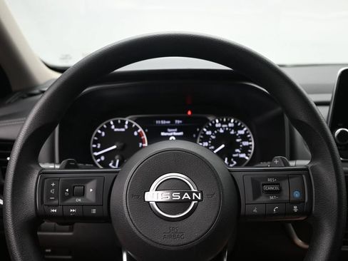 Used 2024 Nissan Rogue SV FWD image 14