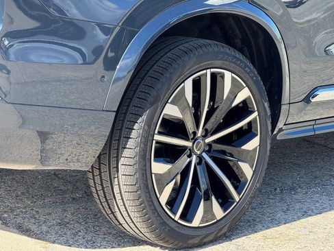 New 2026 Volvo XC90 B5 Plus w/ Protection Package Premier image 9