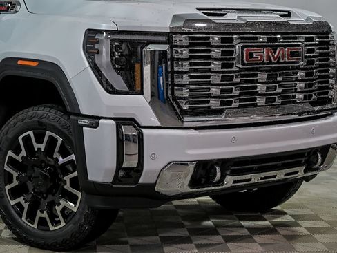 New 2026 GMC Sierra 2500 Denali w/ Denali Reserve Package AWD/4WD image 2