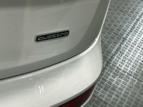 Used 2025 Audi Q5 2.0T Premium image 4