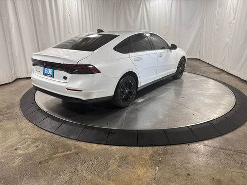 Used 2025 Honda Accord SE image 8