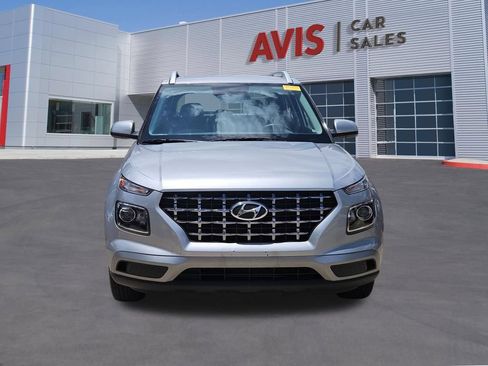 Used 2025 Hyundai Venue SEL FWD image 10