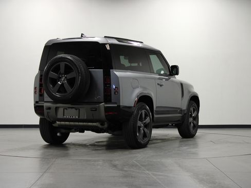 Used 2021 Land Rover Defender 90 X-Dynamic S image 4