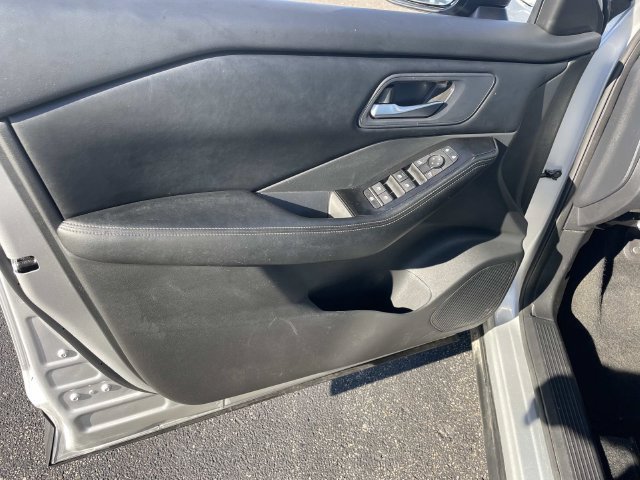 Used 2025 Nissan Rogue SV AWD/4WD image 21