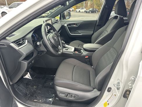 Certified 2023 Toyota RAV4 SE image 16
