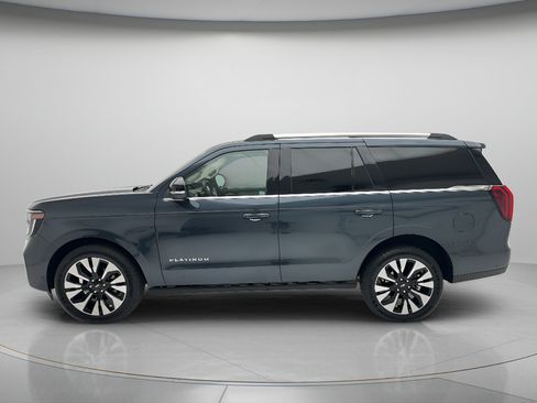 Used 2025 Ford Expedition Platinum w/ Driver's Package AWD/4WD image 7