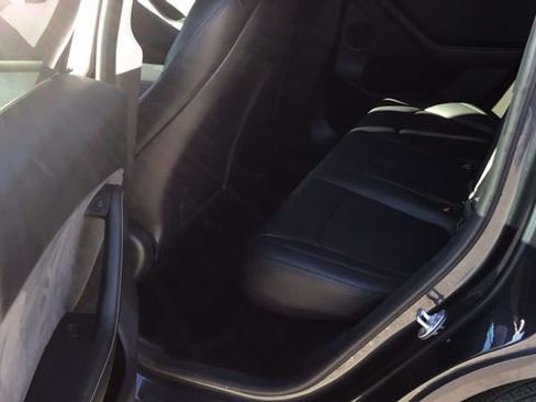 Used 2024 Tesla Model Y Long Range image 15