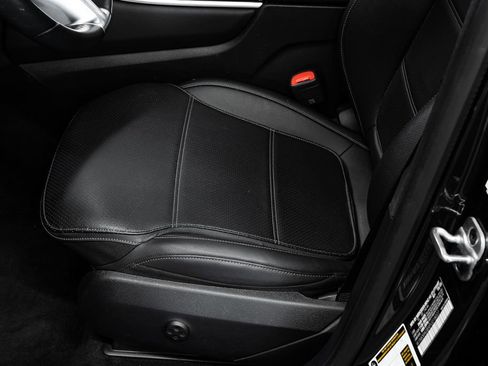 Used 2023 Mercedes-Benz GLC 300 image 35