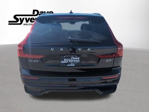 Used 2023 Volvo XC60 B5 Plus image 3