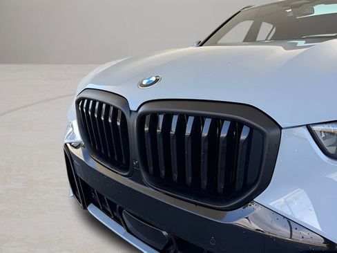 Used 2025 BMW X5 xDrive40i w/ M Sport Package image 2