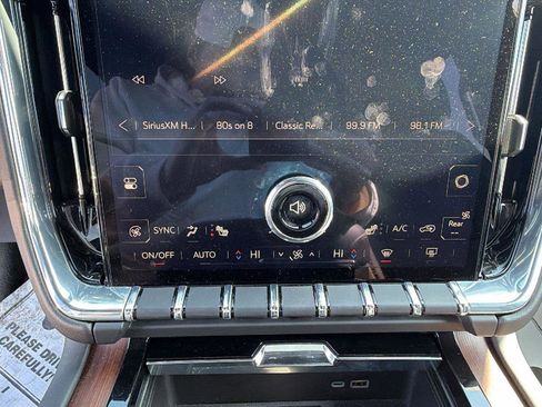 Used 2025 GMC Yukon XL Denali AWD/4WD image 21