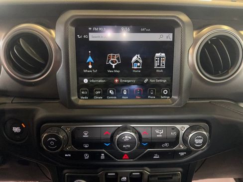 Used 2023 Jeep Gladiator Sport AWD/4WD image 15