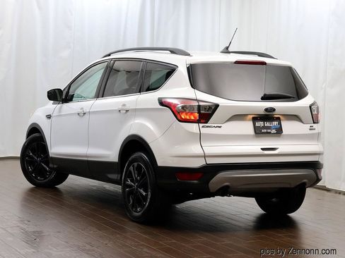 Used 2018 Ford Escape SE w/ SE Sync 3 Package FWD image 8