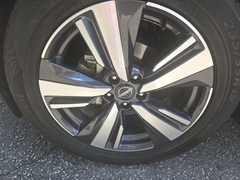 Used 2023 Nissan Rogue Platinum w/ Platinum Premium Package FWD image 9