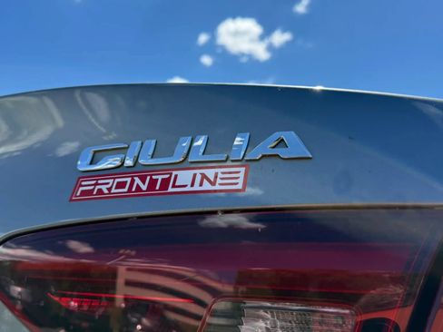 Used 2018 Alfa Romeo Giulia AWD image 38