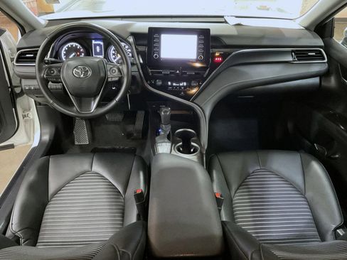 Used 2024 Toyota Camry SE image 12