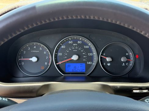 Used 2011 Hyundai Santa Fe SE FWD image 22