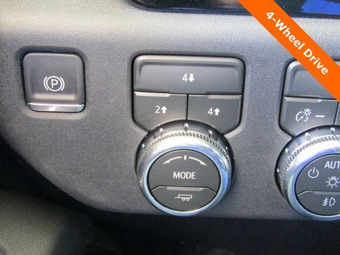 New 2026 GMC Sierra 2500 SLE w/ SLE Convenience Package AWD/4WD image 7