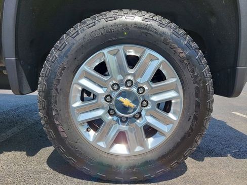 Used 2024 Chevrolet Silverado 2500 High Country w/ High Country Premium Package AWD/4WD image 15