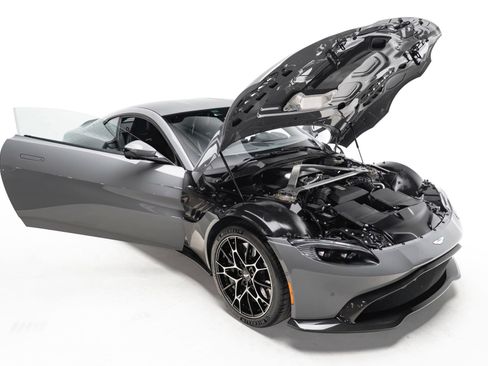 Used 2020 Aston Martin V8 Vantage AMR RWD image 6