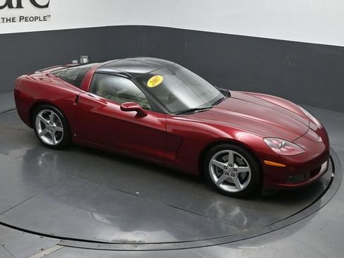 Used 2007 Chevrolet Corvette Coupe w/ Preferred Equipment Group RWD image 43