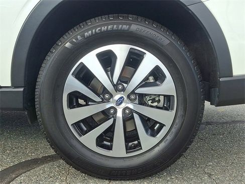 Used 2021 Subaru Outback Premium image 8